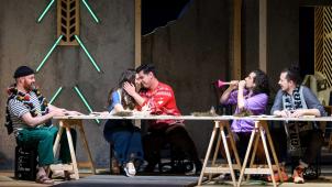 <p>Tolles Solistenensemble in Aachens „La Bohème“: Mimi mit den vier Künstlerfreunden Rodolfo, Marcello, Schaunard und Colline</p>