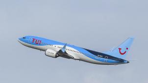 <p>Die Reparatur des Flugzeugs ist bislang nicht gelungen, jetzt sucht man nach einem Ersatzflugzeug.</p>