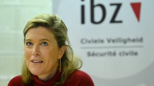 <p>Die Innenministerin betonte die Wichtigkeit der Rettungskräfte und kündigte härtere Strafen an.</p>