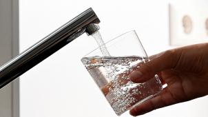 <p>Rund ein Fünftel der Brüsseler und Wallonen haben Schwierigkeiten bei der Bezahlung des Trinkwassers.</p>