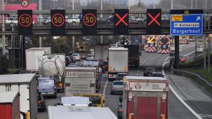 <p>Die dynamischen Verkehrsschilder auf dem Ring rund um die Hafenstadt Antwerpen sind für die Blitzer kein Problem.</p>