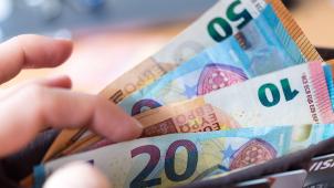 <p>Viele Arbeitnehmer könnten in Zukunft von einer Erhöhung des Grundgehaltes profitieren.</p>