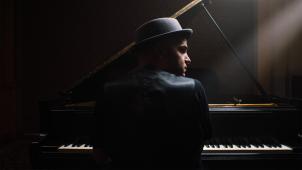 <p>Am kommenden Freitag, 26. Januar, präsentiert Andy Houscheid sein Soloprogramm im Alten Schlachthof Eupen.</p>
