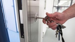 <p>Die Gewerkschaft VSOA klagt über die Überbelegung der belgischen Gefängnisse.</p>
