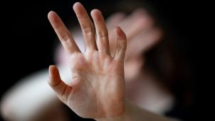 <p>Weil er seiner Frau gegenüber handgreiflich geworden ist, wurde ein 42-Jähriger zu einem Jahr Haft auf Bewährung verurteilt.</p>