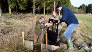 <p>In Cierreux (Gouvy) haben der frühere Direktor des Agrarforschungszentrums Agra-Ost, Pierre Luxen, und weitere Mitstreiter einen historischen Flüxgraben wiederhergestellt.</p>