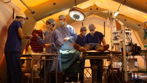 <p>Französische Feldlazarett – Im Einsatz nach dem verhererenden Erdbeeben auf Haiti</p>