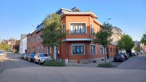 <p>Die Parkplatzsituation in der Hostert ist seit Jahren nicht einfach. Leidtragende sind vor allem die Anwohner.</p>