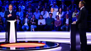 <p>TV-Duell zwischen Bart de Wever (l.) und Paul Magnette im TV-Studio von VTM in Vilvoorde</p>