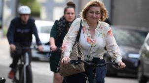 <p>Die scheidende Mobilitätsministerin Elke Van den Brandt will ihren Verkehrsberuhigungsplan für Brüssel unverdrossen ausführen. Die MR will in abschaffen.</p>