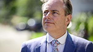<p>Das Misstrauen gegenüber den Ambitionen von Bart De Wever bleibt berechtigt.</p>