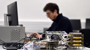 <p>Dieses Bild entstand am Standort des Unternehmens Aerospacelab in Neu-Löwen.</p>