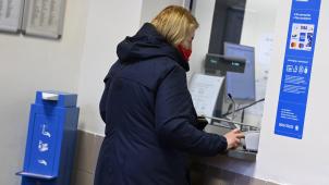 <p>Gewisse Fahrscheine der Bahn sind am Schalter teurer als in deren App.</p>