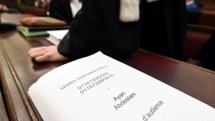 <p>Am 5. Februar 201 begann Prozess gegen Salah Abdeslam, und seine mutmaßliche Komplizin Sofiane Ayari wegen einer Schießerei in Brüssel, die zu ihrer Festnahme führte.</p>