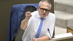 <p>Matthias Diependaele im flämischen Paralament</p>