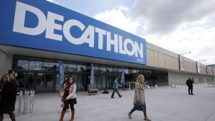<p>Ein Blick von außen auf die Decathlon-Niederlassung in Evere</p>