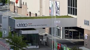 <p>Ein Blick von außen auf das Audi-Werk in Brüssel</p>