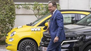 <p>Der Druck steigt: Bart De Wever nahm am Mittwoch die Verhandlungen wieder auf.</p>