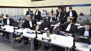 <p>Ein Heer an Strafverteidigern im „Justitia“</p>