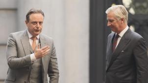 <p>RegierungsbildnerBart De Wever und König Philippe am Montagvormittag</p>