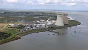 <p>Das Kernkraftwerk von Doel befindet sich im Hafen von Antwerpen am linken Ufer der Schelde.</p>