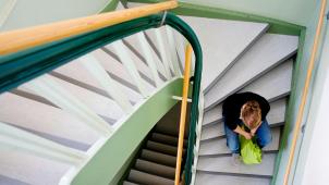 <p>Der Bund der Familien weist auf wirtschaftliche Gewalt gegen Frauen hin. Eine häufig übersehene Form der Unterdrückung.</p>