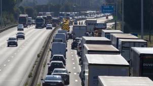 <p>Der meiste Feinstaub stammt vom Abrieb der Bremsen, Reifen und der Straße. Den verursachen alle Fahrzeuge – Diesel, Benziner und Stromer.</p>