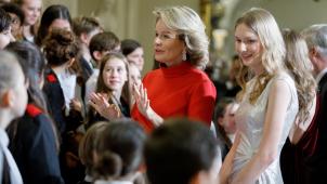 <p>Prinzessin Eléonore - hier mit Königin Mathilde zu sehen - überholt die Royals bei offiziellen Terminen.</p>