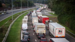 <p>Kilometergebühr 2024: Schwere Lastwagen dominieren die Einnahmen.</p>