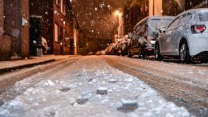 <p>Der Schnee sorgt hierzulande für gewisse Einschränkungen imStraßenverkehr.</p>