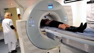 <p>Seit Dezember 2023 dürfen Krankenhausärzte zwischen 8 und 18 Uhr keine Zuschläge mehr für CT- oder MRT-Untersuchungen berechnen.</p>