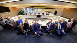 <p>Die erste Ministerratsssitzung des neuen Kabinetts De Wever</p>