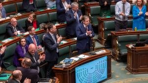 <p>Die Kammer hat Bart De Wever uns seinen Mitstreitern das Vertrauen ausgesprochen.</p>