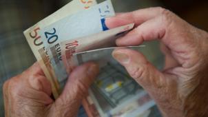 <p>Bonus-Malus: Für längeres Arbeiten gibt es einen finanziellen Anreiz; wer früher in den Ruhestand geht muss unter Umständen mit einer Rentenkürzung rechnen.</p>