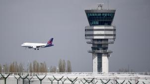 <p>Der Kontrollturm des Flugsicherungsdienstes skeyes am Brüsseler Flughafen</p>