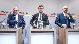 <p>Pressekonferenz am wallonischen Regierungssitz in Namur: Pierre-Yves Jeholet, Adrien Dolimont und Theo Francken (v.l.n.r.)</p>