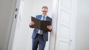 <p>Maklermarkt gesättigt? Rückgang der Immobilienmakler hält an.</p>
