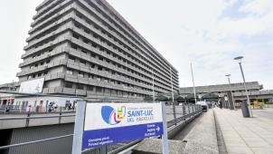 <p>Ein Blick von außen auf die Brüsseler Uniklinik Saint-Luc mit Sitz in in Woluwe-Saint-Lambert</p>