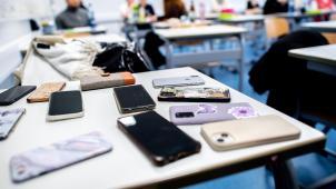 <p>Digital Detox für Schüler: Französische Gemeinschaft schränkt Smartphone-Nutzung ein.</p>