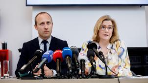 <p>Elke Van den Brandtund Christophe De Beukelaer beendeten am Freitag ihren Auftrag als Informatoren.</p>