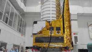 <p>Frankreich, Cannes: Die Sonde Euclid der Europäischen Raumfahrtagentur steht im Reinraum von Thales Alenia Space in Cannes. Erstmals seit dem Start der europäischen Raumsonde «Euclid» hat die europäische Raumfahrtbehörde Esa detaillierte Beobachtungen des Teleskops veröffentlicht.</p>