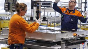 <p>In Rekordtempo bereitet sich Volvo Gent auf die Produktion eines kleinen elektrischen Geländewagens vor – des EX30.</p>