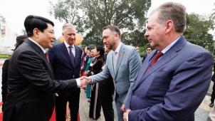 <p>Der belgische Staatsbesuch - hier sind König Philippe, Maxime Prévot, Rudi Vervoort und Luong Cuong zu sehen - hat Früchte getragen.</p>
