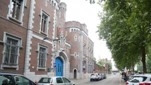 <p>Ein Blick auf die Haftanstalt in Mons</p>