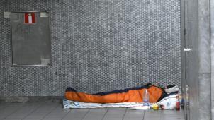 <p>In Belgien sind Zehntausende Menschen obdach- und wohnungslos. Nun wurden Zahlen aus der Wallonie vorgestellt.</p>