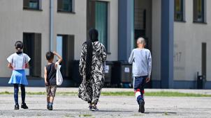 <p>Asylbewerber verbringen im Schnitt etwa 14 Monate in einem Aufnahmezentrum.</p>