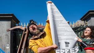 <p>Ein Protest im mittelalterlichen Stil, getragen von landwirtschaftlichen Organisationen.</p>
