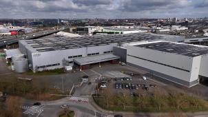 <p>Ein Blick von oben auf das Audi-Werk in der Brüsseler Gemeinde Forest</p>