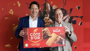 <p>Jan Boone (links), CEO von Lotus Bakeries und Dirk Van de Put, CEO von Mondelez.</p>
