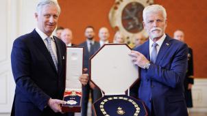 <p>Präsident Pavel verleiht König Philippe den Orden des Weißen Löwen.</p>